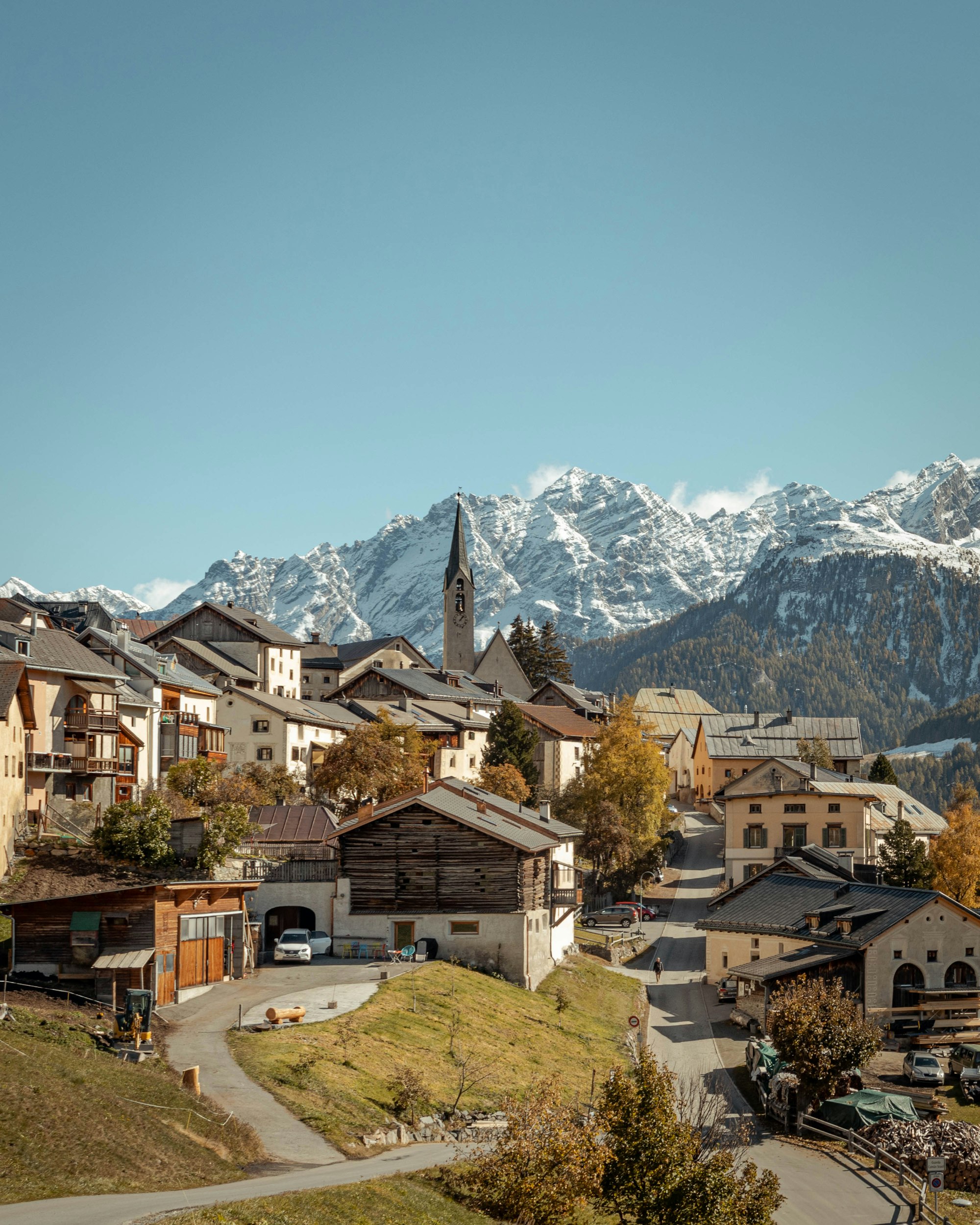 Village de montagne dans les Alpes suisses