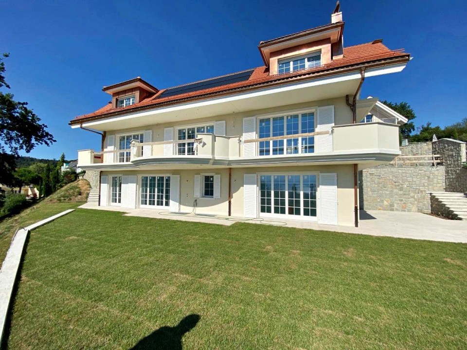 Magnifique villa 7,5 p / 5 chambres / 4 SDB / Terrasse avec jardin