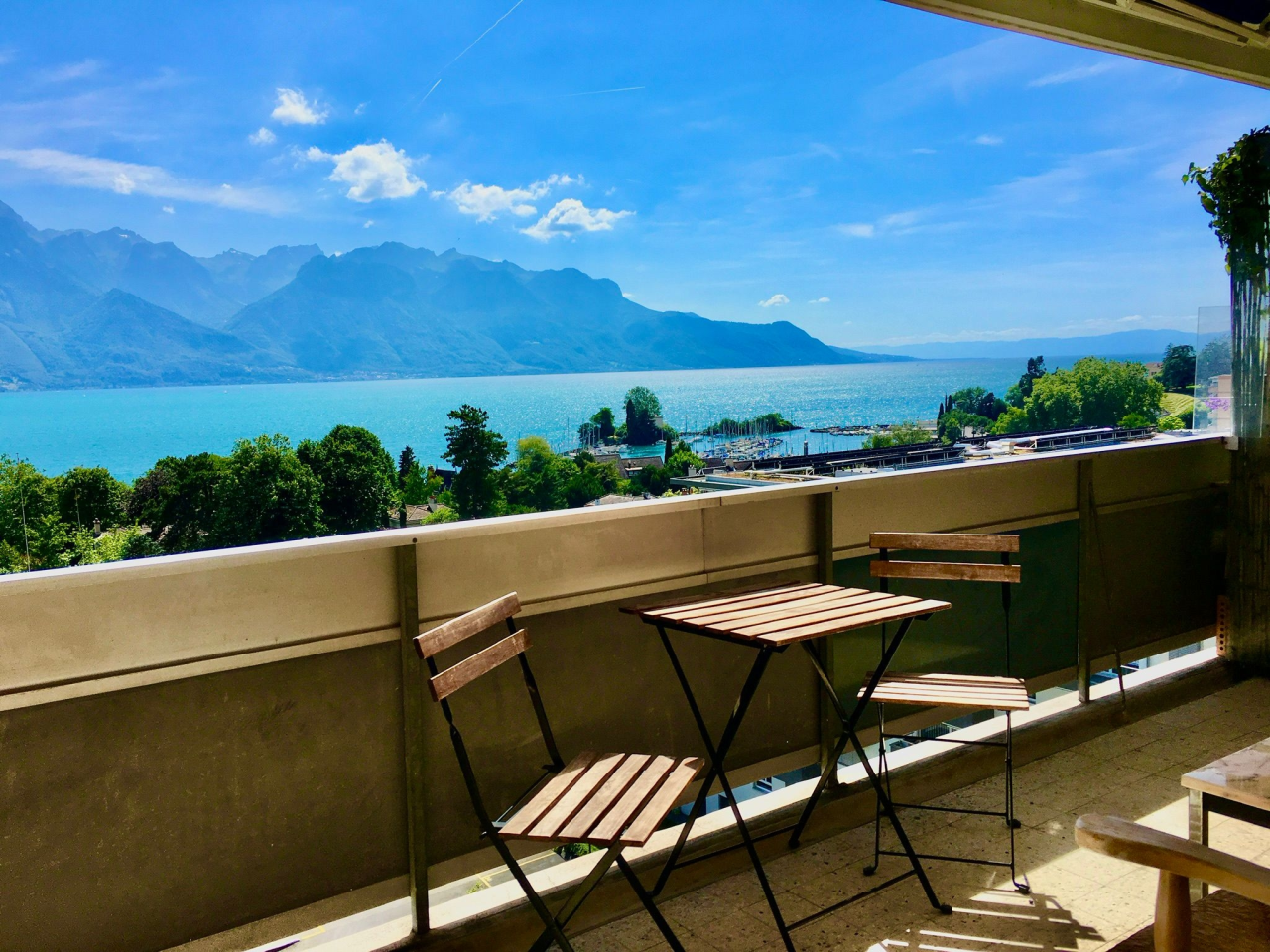 Beau meublé courte durée 2,5p / 1 chambre / Balcon vue lac
