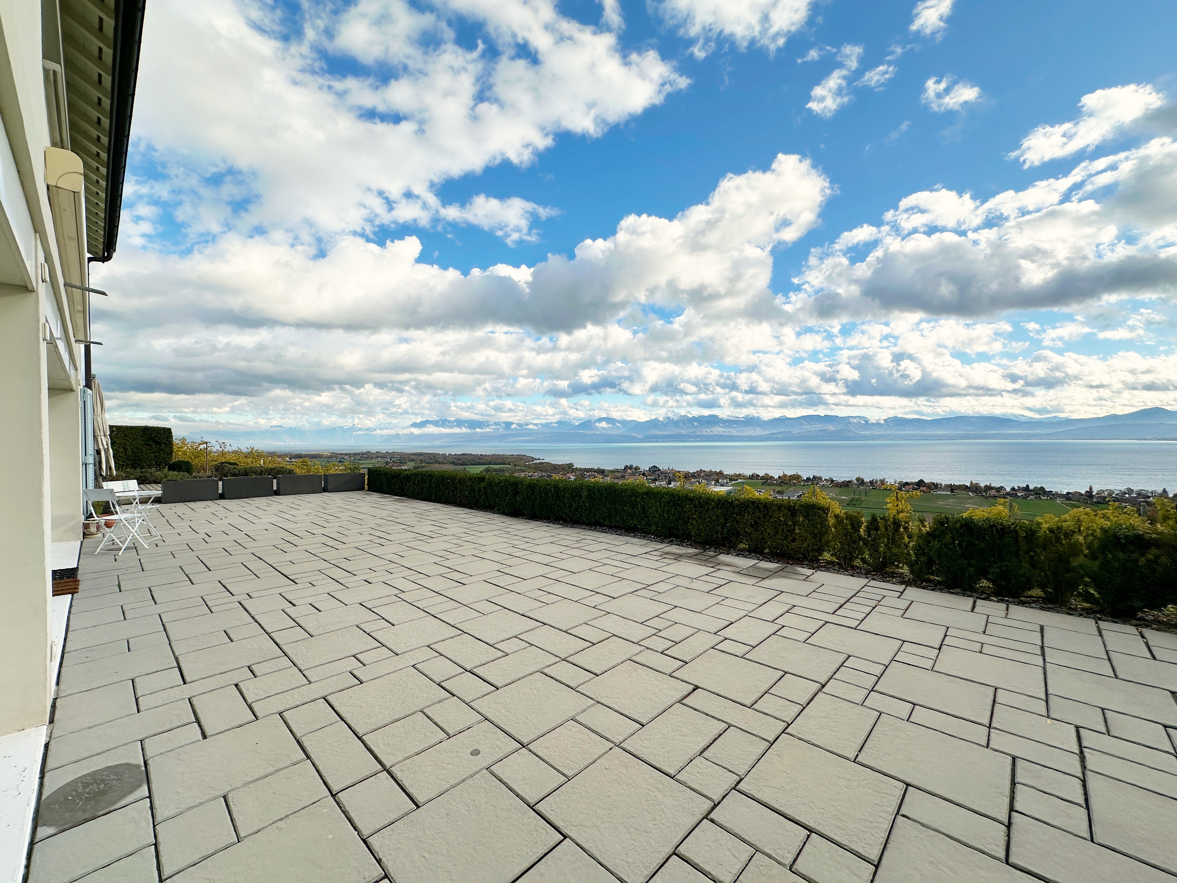 Magnifique 3.5 pièces avec grande terrasse et vue sur le lac