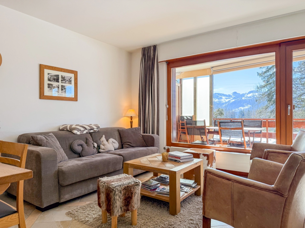 Appartement lumineux plein sud avec vue panoramique à Crans-Montana