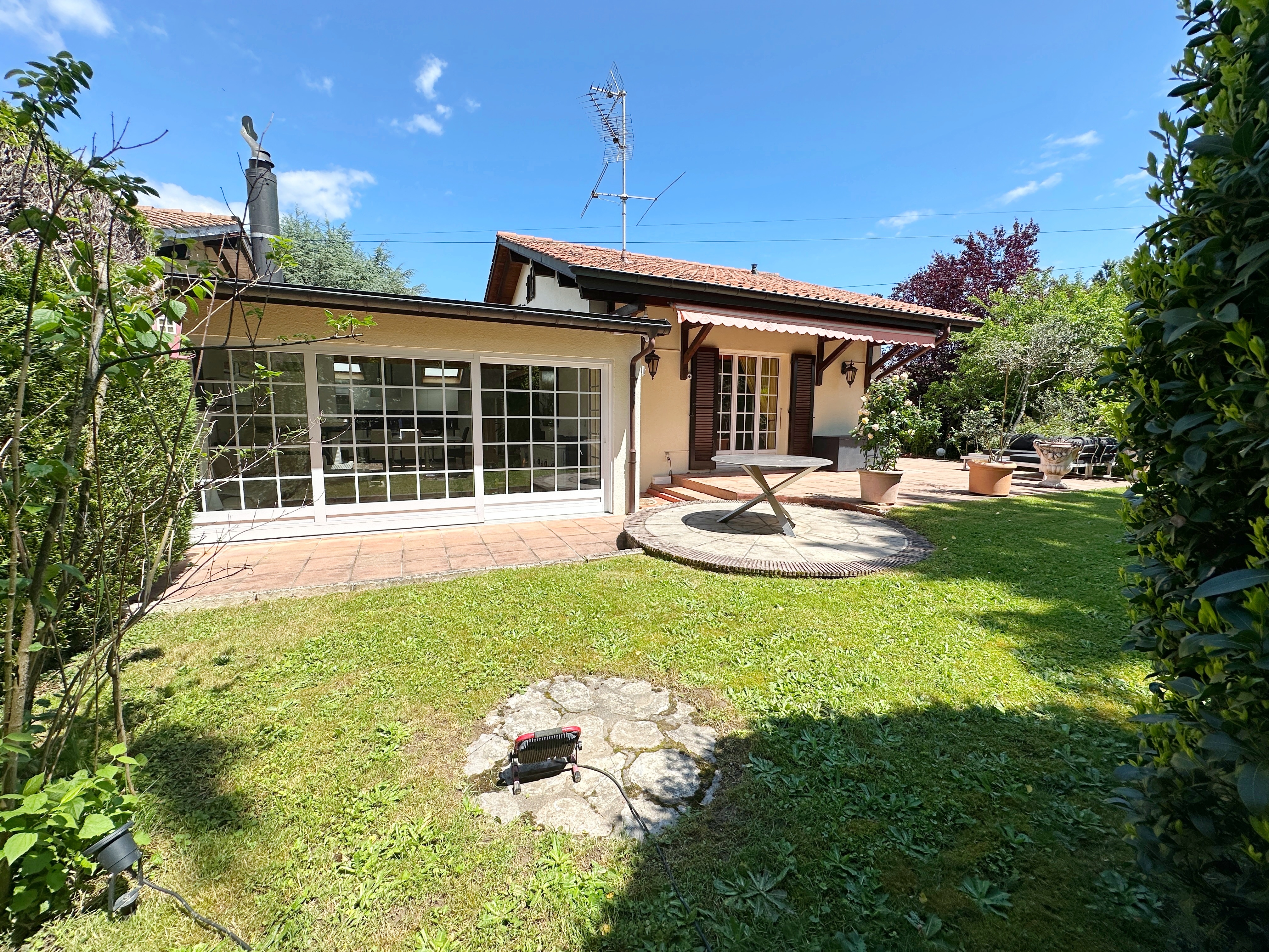 Bel appartement rez-de-jardin à Crans 4,5p