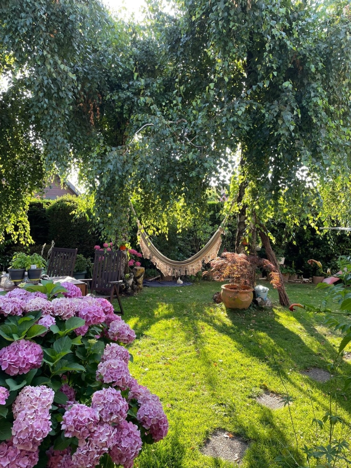 Belle villa jumelle 6 pièces / 4 chambres / beau jardin arboré et clôturé