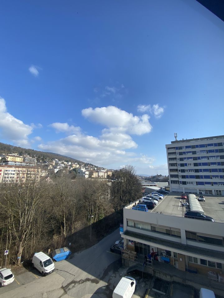 Grand bureau à Neuchâtel / cabinet médical — photo 1 of 13