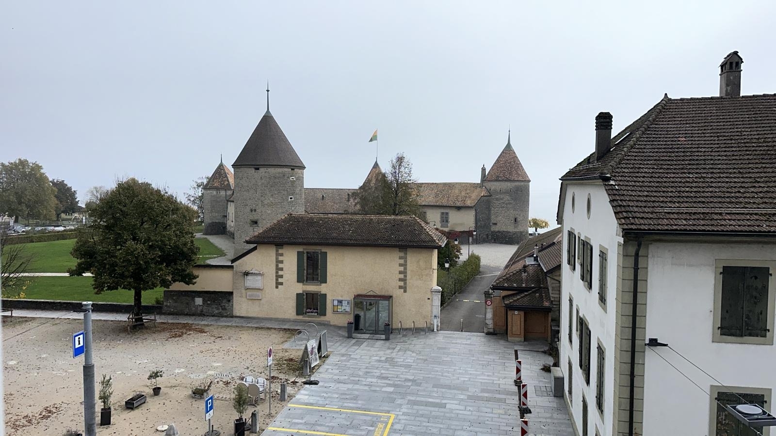 Bel appartement 2,5 pièces rénové avec vue sur le château