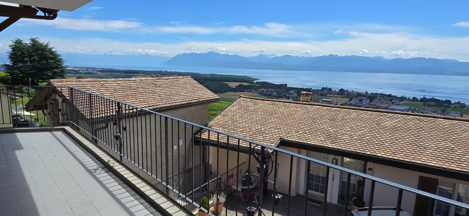 Bel appartement 4.5p / 3 chambres / Terrasse vue lac et montagnes
