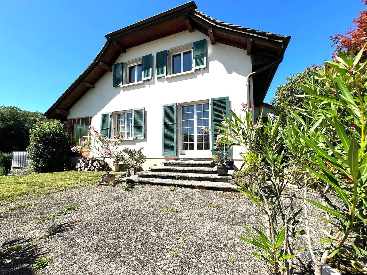 Magnifique Maison individuelle de 6.5P / 4 CHB / 3 SDB / 1 Balcon / Grand jardin de 1150m² / 2 Box