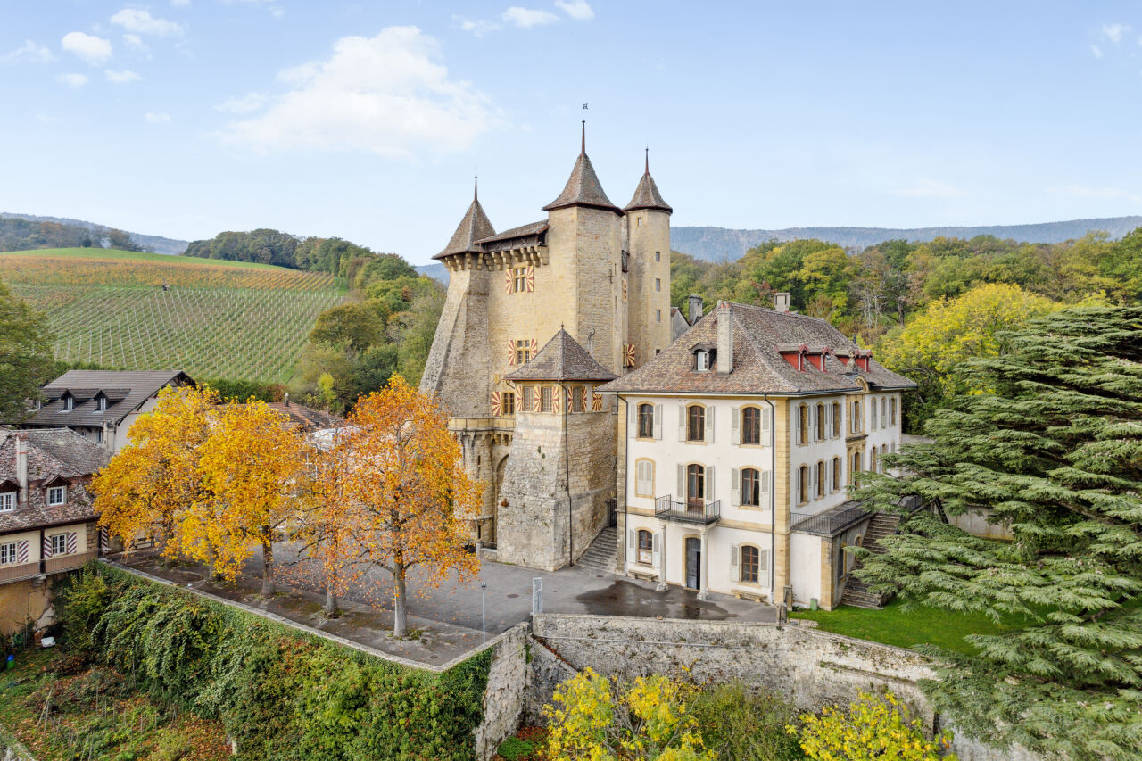 Appartement des Châtelains, 6.5p / Vaumarcus — photo 1 of 14