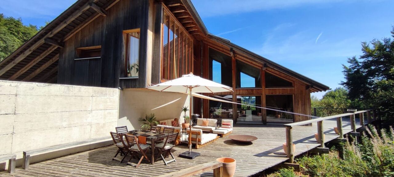 Magnifique villa d'architecte meublée avec 3 chambres au bord du forêt à Saint-Cergue — Foto 1 von 22