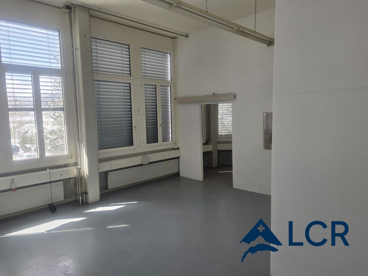 Bel atelier de 150m2 à la Chaux-de-Fonds — photo 1 of 10