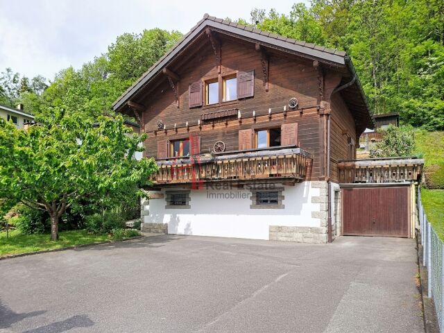 Chalet individuel avec jardin, terrasses et garage à Orsières