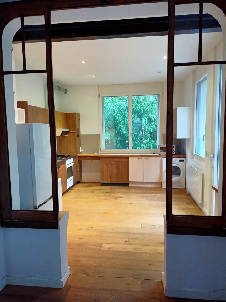 Bel appartement de 3P / 1 CHB /1 SDB / 1 Balcon  / 1 Jardin / place de parc 